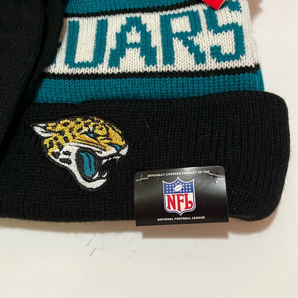 JACKSONVILLE JAGUAR AUTHENTIC NFL Ultra Game Winter Beanie Knit Hat with Gloves - Picture 3 of 6